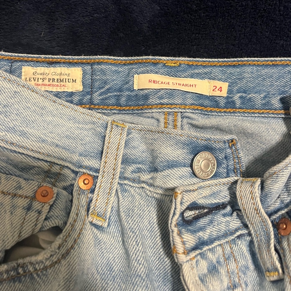 Levi’s Ribcage Straight Jeans - Picture 6 of 7